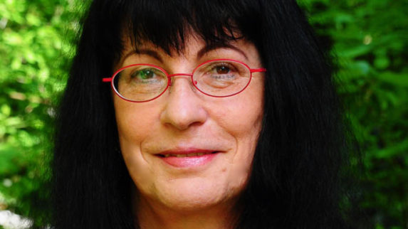 Portraitfoto von Eva Lachkovics