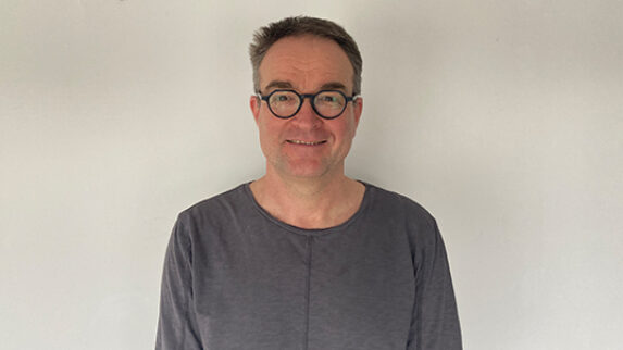 Portraitfoto von Felix Ehrnhöfer