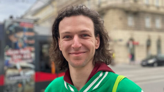 Portraitfoto von Jonas Grundnig